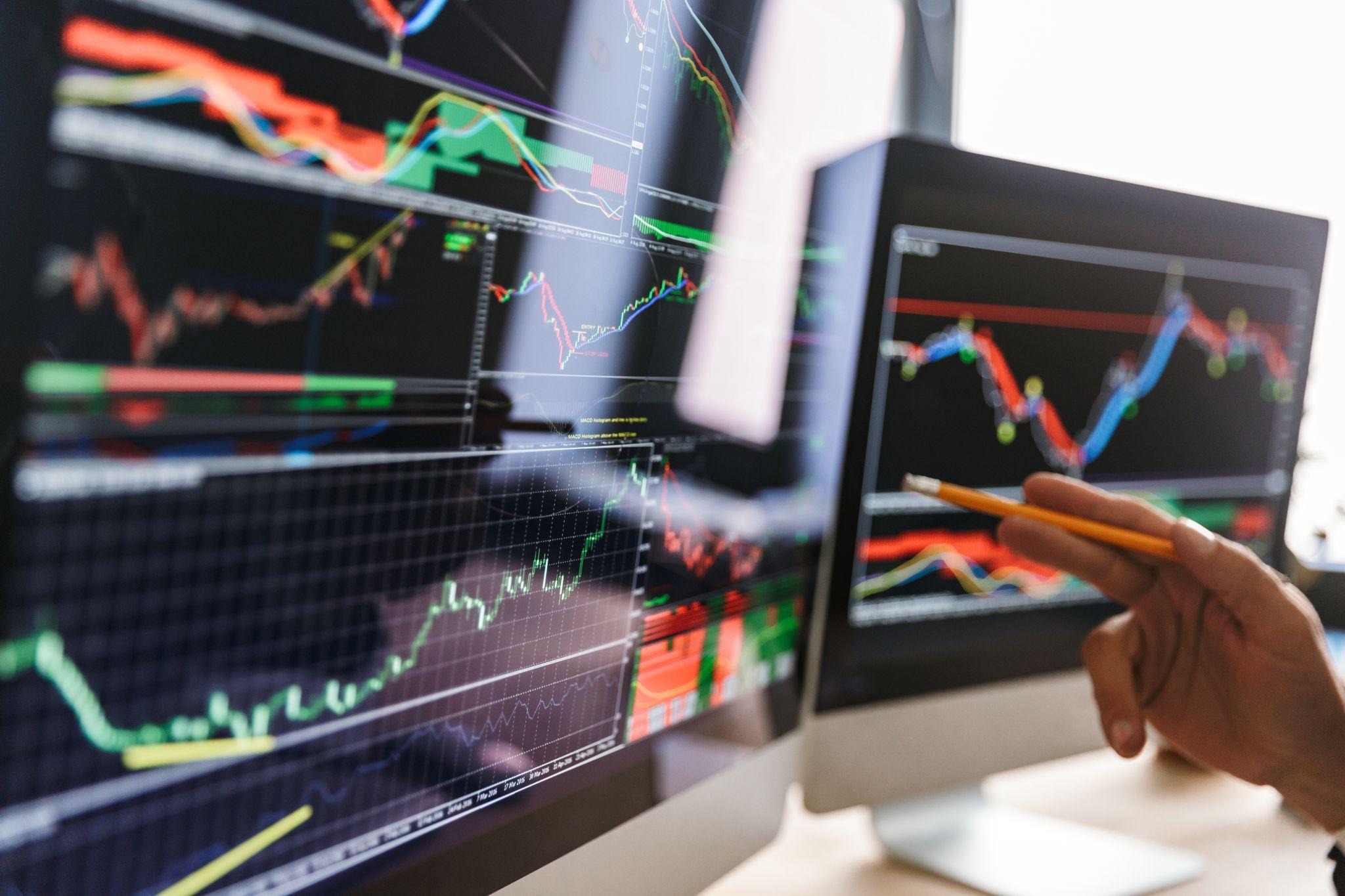 How Real-Time Market Data Improves Trading Decisions